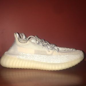 Original Yeezy 350 clout white boost shoes ✨